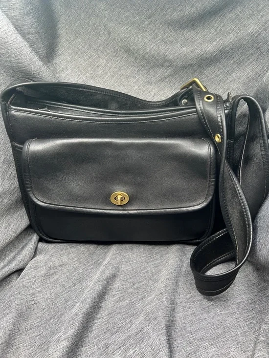 Coach Vintage Taft Black Leather Crossbody 9980 Bag with Brass-Tone Turn Lock - Picture 1 of 16